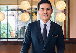 NV chuyên ngành khách sạn